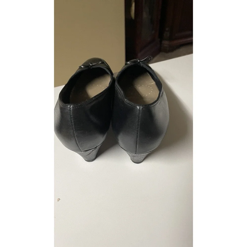 Selby ComfortFlex Black Leather Low Heel Pumps Bow Accent Women's Size 9.5B‎